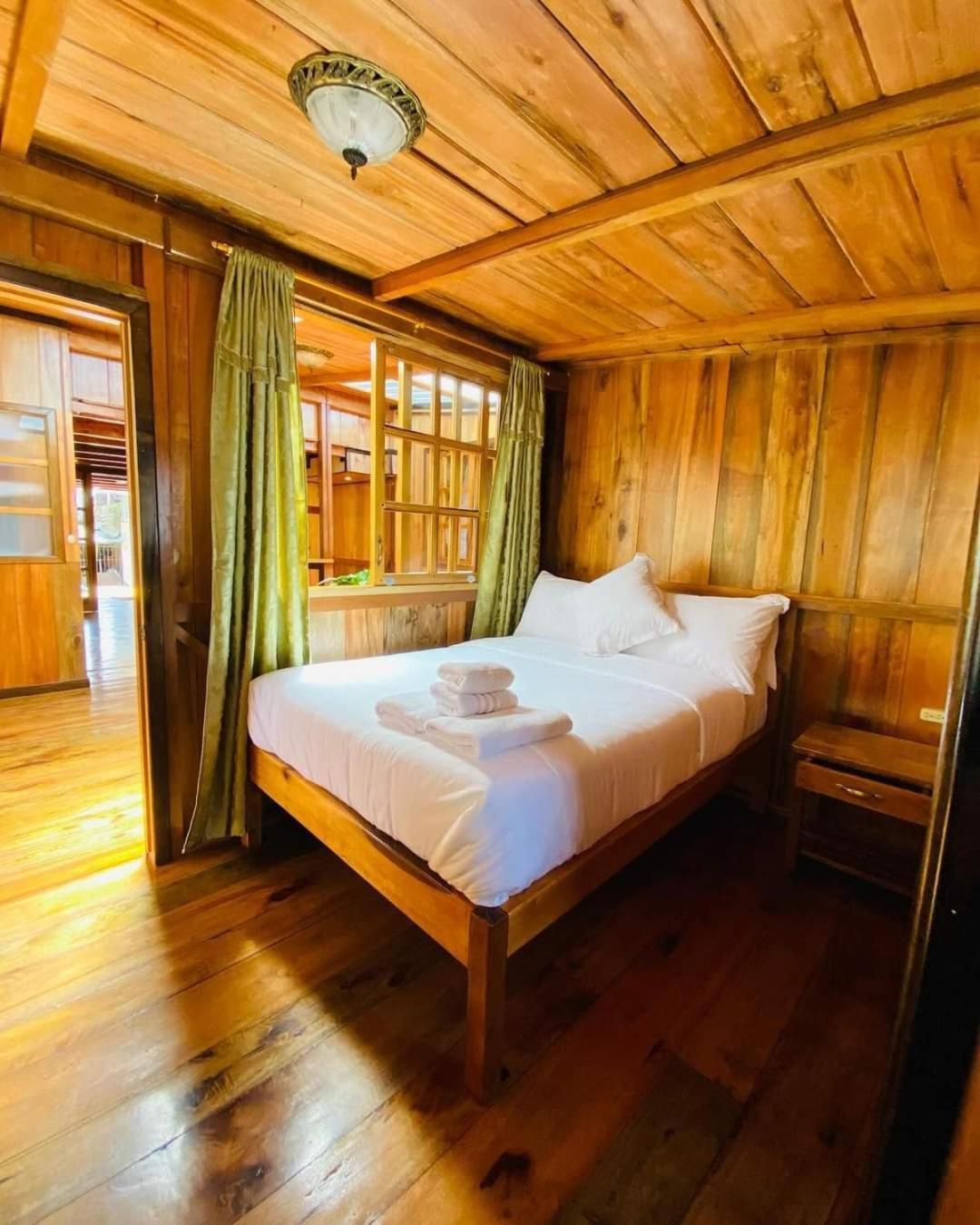 Guayabo Hostal Mindo Exteriör bild